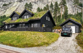 4 Bedroom Awesome Home In Rysstad